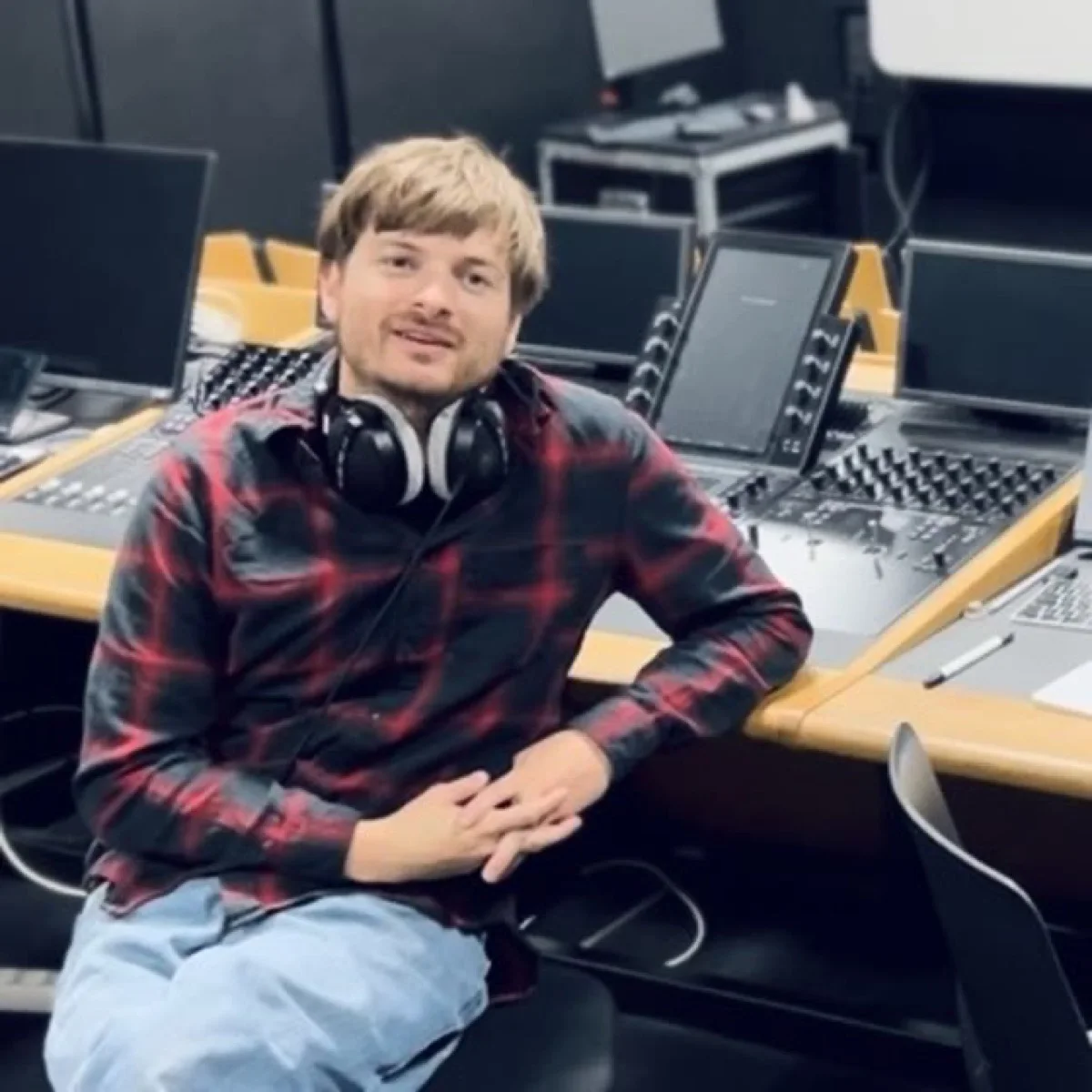 Julius Sylvest in the studio